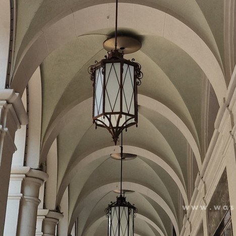 An Afternoon in Milan: Chinatown Stroll, Starbucks Reserve, and the Duomo